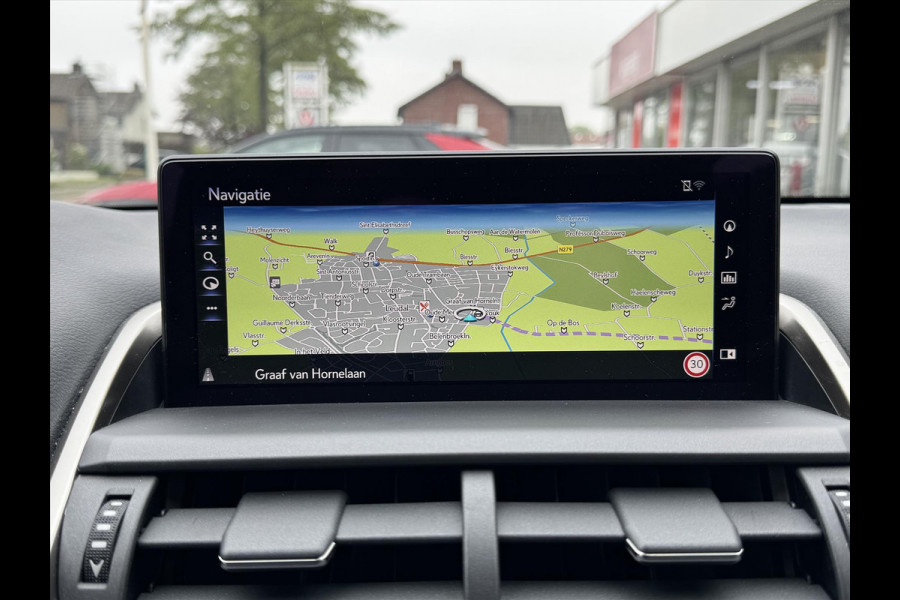 Lexus NX 300h AWD Luxury Line | Groot Scherm, Adaptive cruise control, Leer, Stoelverwarming, Parkeersensoren, Elektrische achterklep, 18