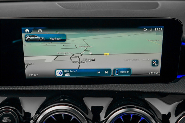 Mercedes-Benz A-Klasse AMG 35 4MATIC Night Pano 360° Nieuwstaat