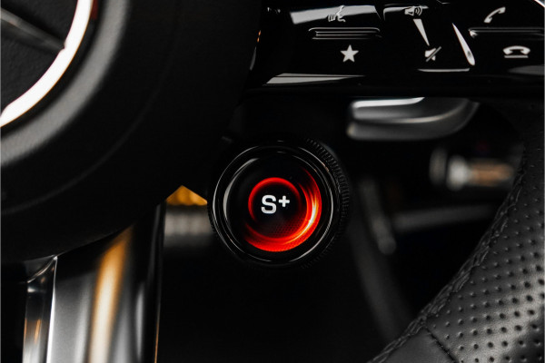 Mercedes-Benz A-Klasse AMG 35 4MATIC Night Pano 360° Nieuwstaat