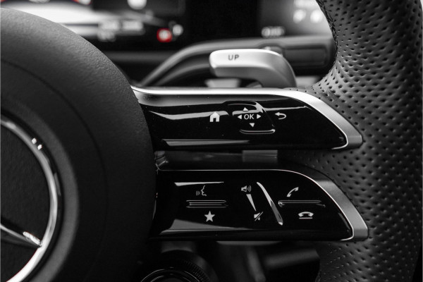 Mercedes-Benz A-Klasse AMG 35 4MATIC Night Pano 360° Nieuwstaat