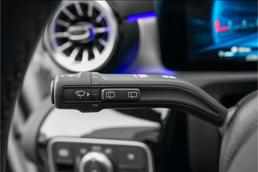 Mercedes-Benz A-Klasse AMG 35 4MATIC Night Pano 360° Nieuwstaat