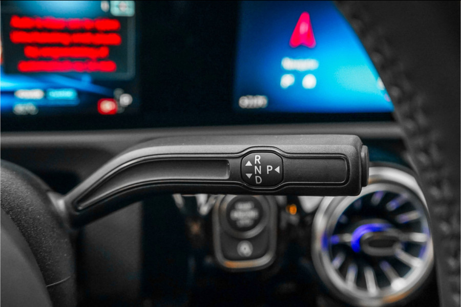 Mercedes-Benz A-Klasse AMG 35 4MATIC Night Pano 360° Nieuwstaat