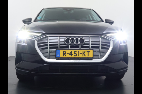 Audi e-tron 55 Quattro 95kWh Leer Adaptive-CruiseTrekhaak Navi Ecc Pdc Edition SOH 93% Elek.Achterklep Stoelverwarming Lmv 20" Led DAB 1e Eigenaar Origineel Nederlandse Auto 664Nm koppel 1800kg trekvermogen