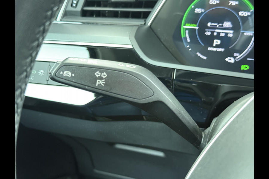 Audi e-tron 55 Quattro 95kWh Leer Adaptive-CruiseTrekhaak Navi Ecc Pdc Edition SOH 93% Elek.Achterklep Stoelverwarming Lmv 20" Led DAB 1e Eigenaar Origineel Nederlandse Auto 664Nm koppel 1800kg trekvermogen