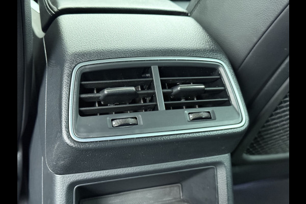 Audi e-tron 55 Quattro 95kWh Leer Adaptive-CruiseTrekhaak Navi Ecc Pdc Edition SOH 93% Elek.Achterklep Stoelverwarming Lmv 20" Led DAB 1e Eigenaar Origineel Nederlandse Auto 664Nm koppel 1800kg trekvermogen