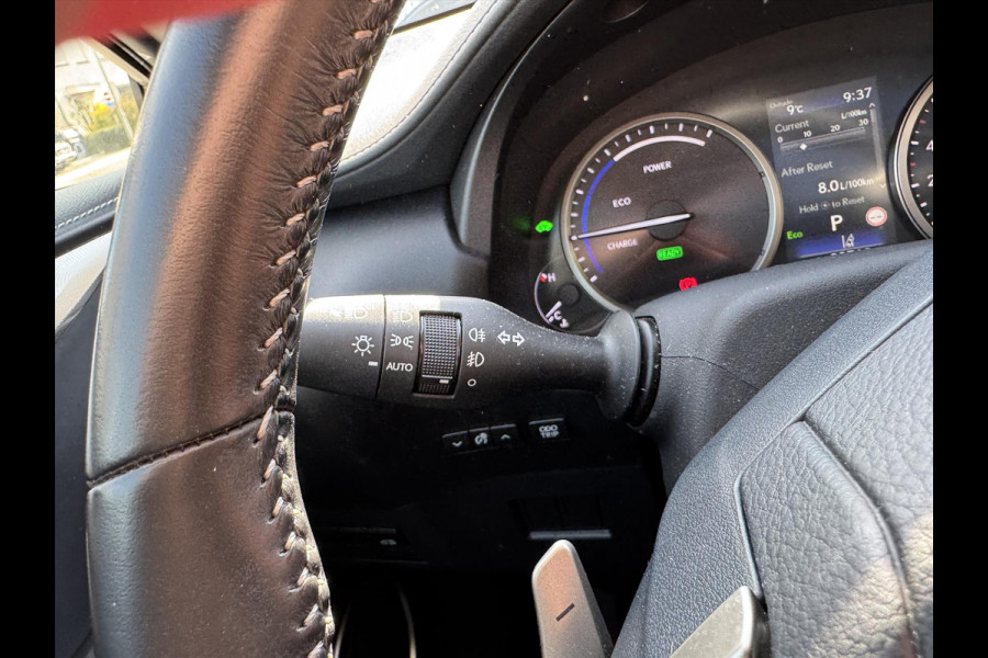 Lexus NX 300h AWD Luxury Line | Panoramadak, Premium Navigatie, Parkeersensoren, Leer, Stoelverwarming, Apple CarPlay/Android Auto