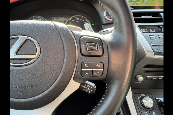 Lexus NX 300h AWD Luxury Line | Panoramadak, Premium Navigatie, Parkeersensoren, Leer, Stoelverwarming, Apple CarPlay/Android Auto