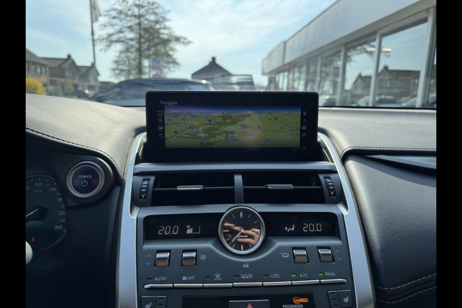 Lexus NX 300h AWD Luxury Line | Panoramadak, Premium Navigatie, Parkeersensoren, Leer, Stoelverwarming, Apple CarPlay/Android Auto