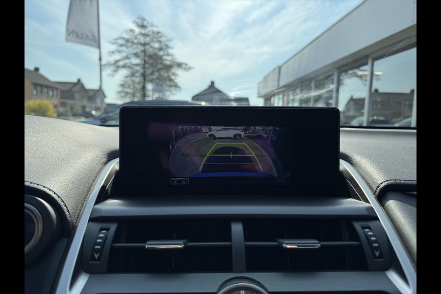 Lexus NX 300h AWD Luxury Line | Panoramadak, Premium Navigatie, Parkeersensoren, Leer, Stoelverwarming, Apple CarPlay/Android Auto