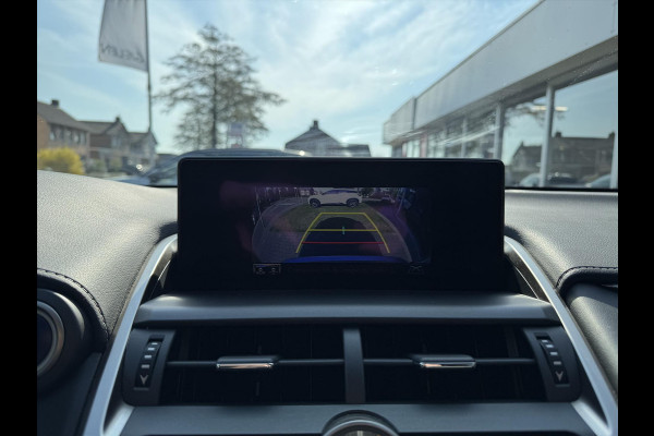Lexus NX 300h AWD Luxury Line | Panoramadak, Premium Navigatie, Parkeersensoren, Leer, Stoelverwarming, Apple CarPlay/Android Auto