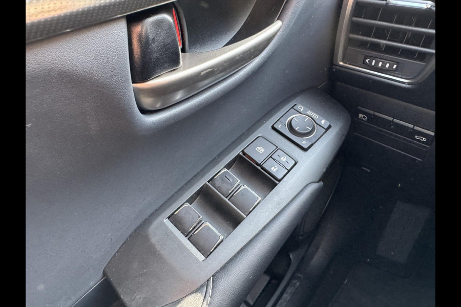 Lexus NX 300h AWD Luxury Line | Panoramadak, Premium Navigatie, Parkeersensoren, Leer, Stoelverwarming, Apple CarPlay/Android Auto