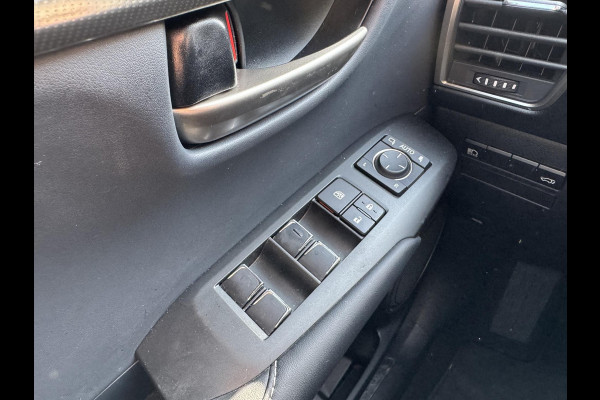 Lexus NX 300h AWD Luxury Line | Panoramadak, Premium Navigatie, Parkeersensoren, Leer, Stoelverwarming, Apple CarPlay/Android Auto