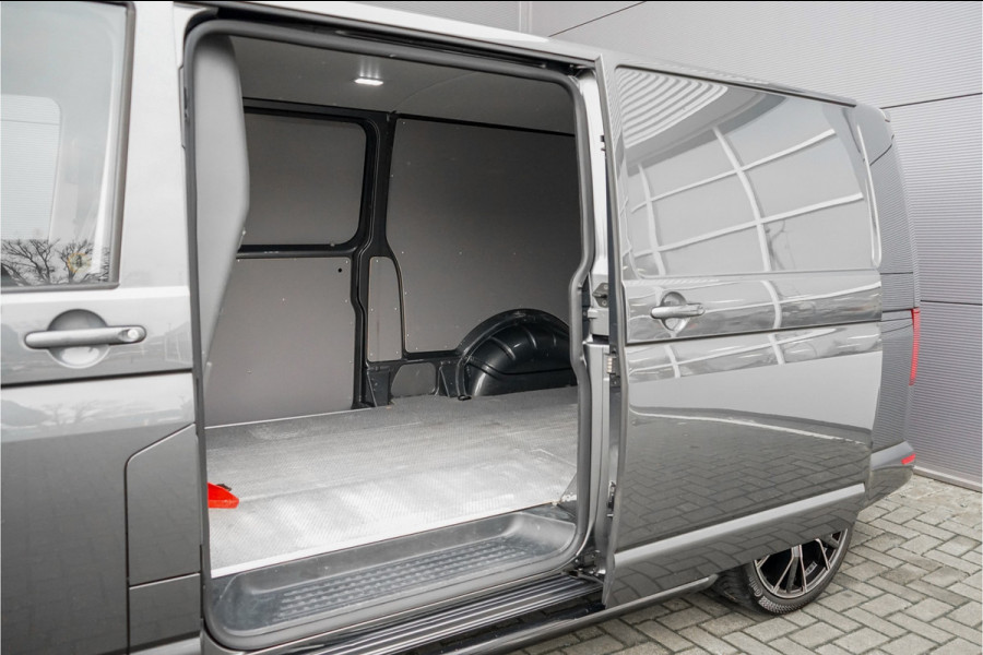 Volkswagen Transporter 2.0 TDI 28 Bulli DSG Spoilerpakket Leder/Alcantara Trekhaak 20"