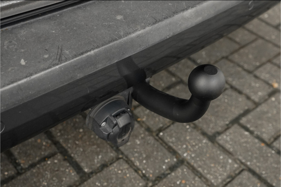 Volkswagen Transporter 2.0 TDI 28 Bulli DSG Spoilerpakket Leder/Alcantara Trekhaak 20"