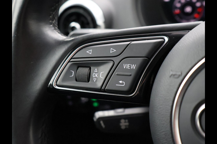 Audi Q2 35 TFSI 1.5T 4-CIL. 150 PK + DIGITALE COCKPIT TREKHAAK | CAMERA | CARPLAY | 18 INCH