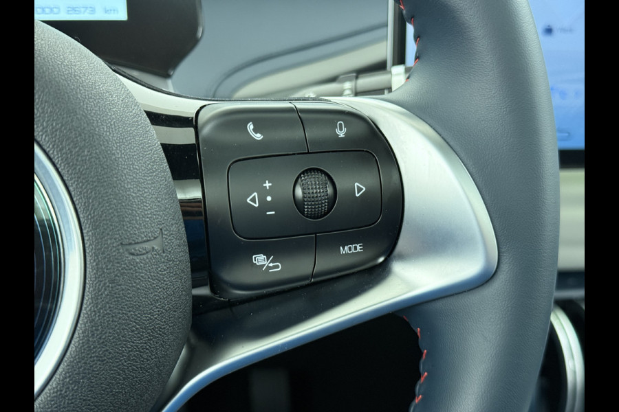 BYD ATTO 3 62kWh Design SOH 98% Pano-dak Leer+Elektr.Verst. Warmtepomp Adaptieve Cruise 360°Camera Apple Carplay Android Auto Elektr.Achter Verkeersbord detectie WiFi DAB Led Rijstrooksensor Keyless Smartphone Entry Fabrieksgarantie tot 13-12-2028/150.000km Garantie op de LFP Accu tot 12-12-2030/200.000km €44.000,- Nieuw!