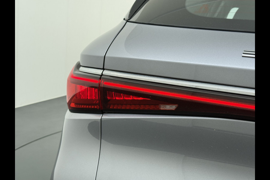 BYD ATTO 3 62kWh Design SOH 98% Pano-dak Leer+Elektr.Verst. Warmtepomp Adaptieve Cruise 360°Camera Apple Carplay Android Auto Elektr.Achter Verkeersbord detectie WiFi DAB Led Rijstrooksensor Keyless Smartphone Entry Fabrieksgarantie tot 13-12-2028/150.000km Garantie op de LFP Accu tot 12-12-2030/200.000km €44.000,- Nieuw!