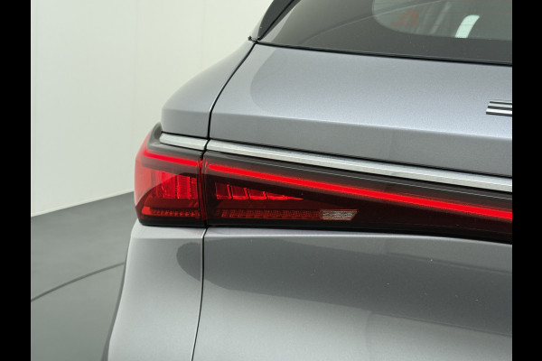 BYD ATTO 3 62kWh Design SOH 98% Pano-dak Leer+Elektr.Verst. Warmtepomp Adaptieve Cruise 360°Camera Apple Carplay Android Auto Elektr.Achter Verkeersbord detectie WiFi DAB Led Rijstrooksensor Keyless Smartphone Entry Fabrieksgarantie tot 13-12-2028/150.000km Garantie op de LFP Accu tot 12-12-2030/200.000km €44.000,- Nieuw!