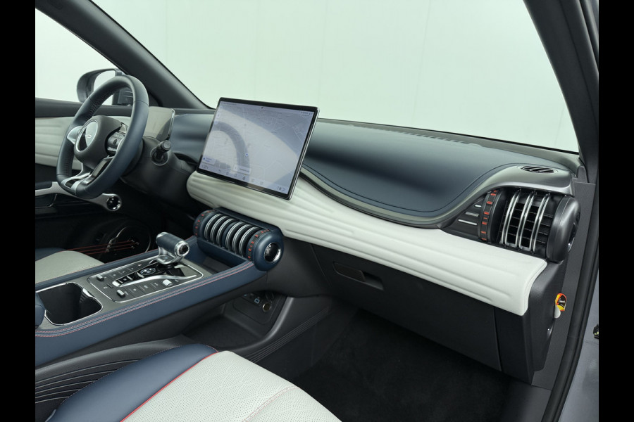 BYD ATTO 3 62kWh Design SOH 98% Pano-dak Leer+Elektr.Verst. Warmtepomp Adaptieve Cruise 360°Camera Apple Carplay Android Auto Elektr.Achter Verkeersbord detectie WiFi DAB Led Rijstrooksensor Keyless Smartphone Entry Fabrieksgarantie tot 13-12-2028/150.000km Garantie op de LFP Accu tot 12-12-2030/200.000km €44.000,- Nieuw!