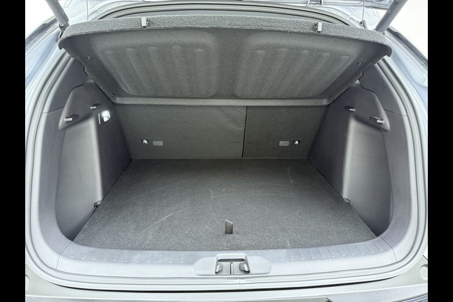 BYD ATTO 3 62kWh Design SOH 98% Pano-dak Leer+Elektr.Verst. Warmtepomp Adaptieve Cruise 360°Camera Apple Carplay Android Auto Elektr.Achter Verkeersbord detectie WiFi DAB Led Rijstrooksensor Keyless Smartphone Entry Fabrieksgarantie tot 13-12-2028/150.000km Garantie op de LFP Accu tot 12-12-2030/200.000km €44.000,- Nieuw!