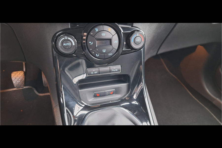 Ford Fiesta Titanium LEREN BEKLEDING - 140 PK