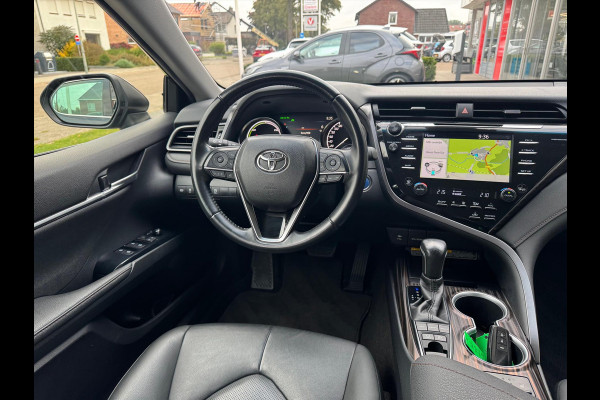 Toyota Camry 2.5 Hybrid Executive | Leer, Stoelverwarming, Elektrische achterklep, Dodehoekherkenning, Parkeersensoren, 18 inch, Keyless