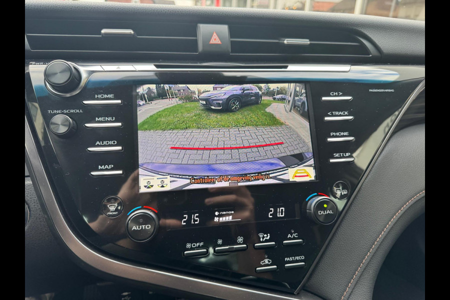 Toyota Camry 2.5 Hybrid Executive | Leer, Stoelverwarming, Elektrische achterklep, Dodehoekherkenning, Parkeersensoren, 18 inch, Keyless