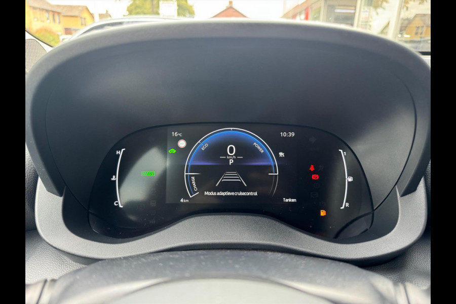 Toyota Yaris Hybrid Dynamic Plus | Stoel + Stuurverwarming, Lichtmetalen velgen, Keyless, Licht + Regensensor, Startknop