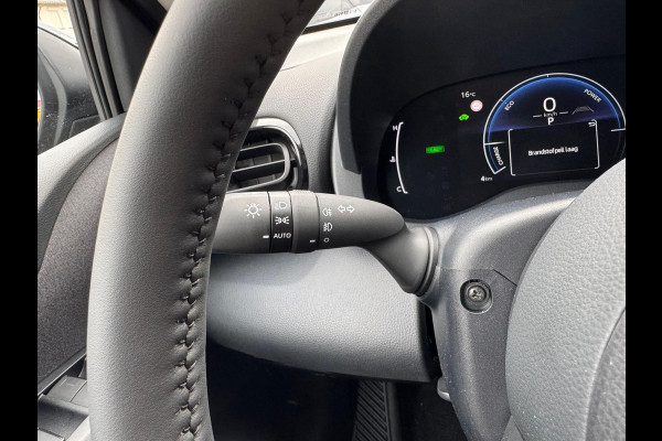 Toyota Yaris Hybrid Dynamic Plus | Stoel + Stuurverwarming, Lichtmetalen velgen, Keyless, Licht + Regensensor, Startknop