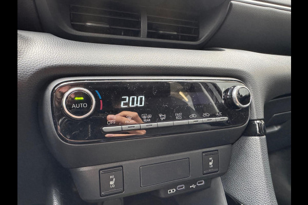 Toyota Yaris Hybrid Dynamic Plus | Stoel + Stuurverwarming, Lichtmetalen velgen, Keyless, Licht + Regensensor, Startknop