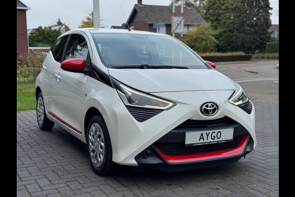 Toyota Aygo 1.0 VVT-i Automaat 5D X-Play | Eerste eigenaar, Apple CarPlay/Android Auto, Parkeercamera, Bluetooth, Stuurbediening