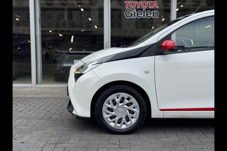 Toyota Aygo 1.0 VVT-i Automaat 5D X-Play | Eerste eigenaar, Apple CarPlay/Android Auto, Parkeercamera, Bluetooth, Stuurbediening