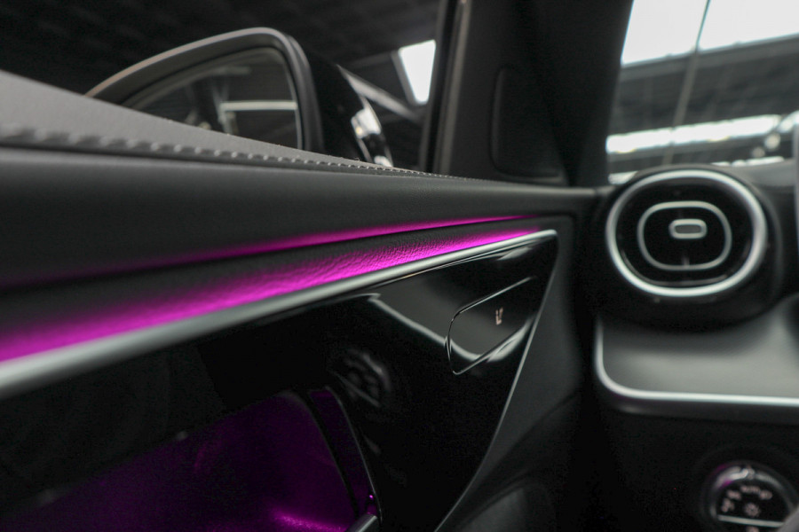 Mercedes-Benz C-Klasse Estate 180 AMG Line Navi Leer Camera Nightpack PTS Ambient Elekt. achterklep PTS LM velgen BTW auto!