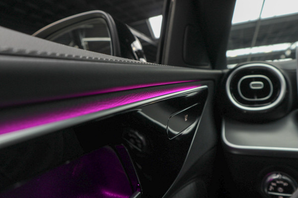 Mercedes-Benz C-Klasse Estate 180 AMG Line Navi Leer Camera Nightpack PTS Ambient Elekt. achterklep PTS LM velgen BTW auto!