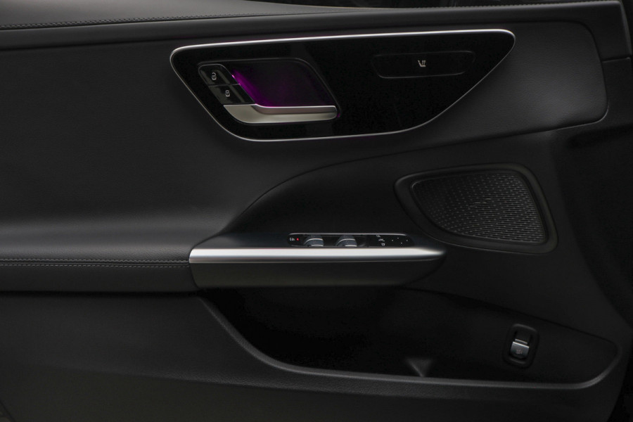 Mercedes-Benz C-Klasse Estate 180 AMG Line Navi Leer Camera Nightpack PTS Ambient Elekt. achterklep PTS LM velgen BTW auto!