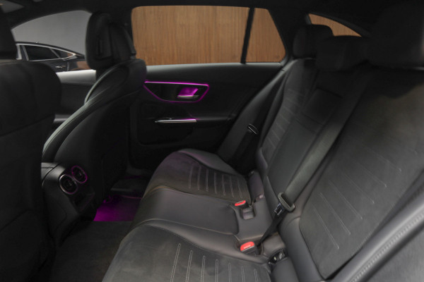 Mercedes-Benz C-Klasse Estate 180 AMG Line Navi Leer Camera Nightpack PTS Ambient Elekt. achterklep PTS LM velgen BTW auto!