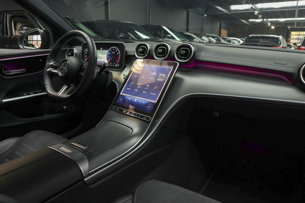 Mercedes-Benz C-Klasse Estate 180 AMG Line Navi Leer Camera Nightpack PTS Ambient Elekt. achterklep PTS LM velgen BTW auto!