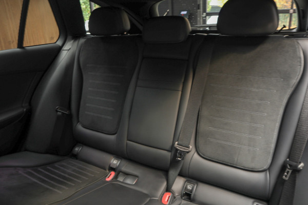 Mercedes-Benz C-Klasse Estate 180 AMG Line Navi Leer Camera Nightpack PTS Ambient Elekt. achterklep PTS LM velgen BTW auto!