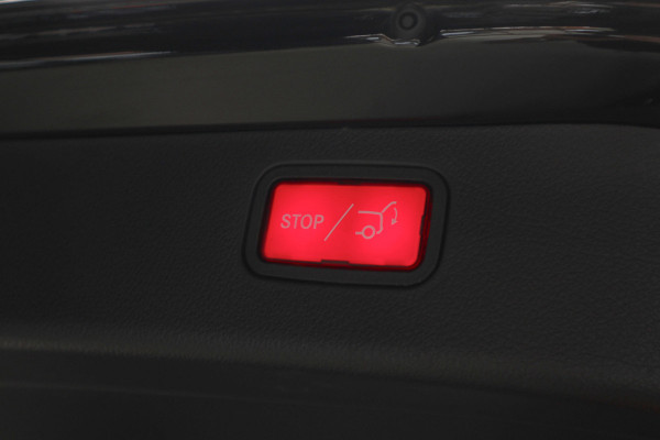 Mercedes-Benz C-Klasse Estate 180 AMG Line Navi Leer Camera Nightpack PTS Ambient Elekt. achterklep PTS LM velgen BTW auto!