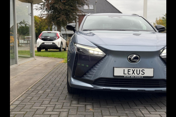 Lexus RZ 450e 313PK AWD Executive Line | Eerste eigenaar, Leer, Stoelverwarming, Dodehoekherkenning, Parkeersensoren, Groot scherm