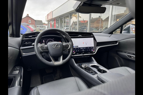 Lexus RZ 450e 313PK AWD Executive Line | Eerste eigenaar, Leer, Stoelverwarming, Dodehoekherkenning, Parkeersensoren, Groot scherm
