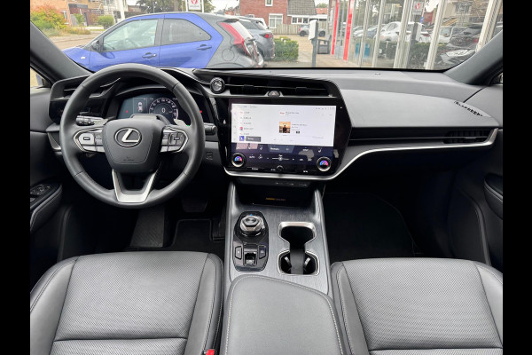 Lexus RZ 450e 313PK AWD Executive Line | Eerste eigenaar, Leer, Stoelverwarming, Dodehoekherkenning, Parkeersensoren, Groot scherm