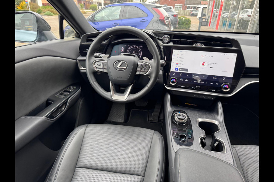 Lexus RZ 450e 313PK AWD Executive Line | Eerste eigenaar, Leer, Stoelverwarming, Dodehoekherkenning, Parkeersensoren, Groot scherm