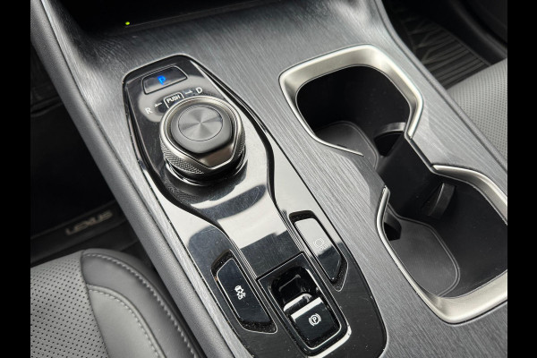 Lexus RZ 450e 313PK AWD Executive Line | Eerste eigenaar, Leer, Stoelverwarming, Dodehoekherkenning, Parkeersensoren, Groot scherm