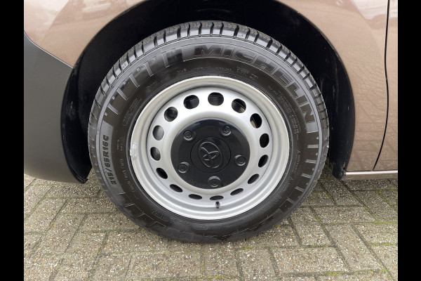 Toyota ProAce Compact 2.0 D-4D 122pk automaat Navigator L1H1 / vaste prijs rijklaar € 16.950 ex btw / lease vanaf € 285 / bruin metallic / euro 6 diesel / bpm vrij / airco / cruise / navi / trekhaak / pdc !