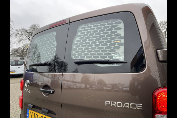 Toyota ProAce Compact 2.0 D-4D 122pk automaat Navigator L1H1 / vaste prijs rijklaar € 16.950 ex btw / lease vanaf € 285 / bruin metallic / euro 6 diesel / bpm vrij / airco / cruise / navi / trekhaak / pdc !