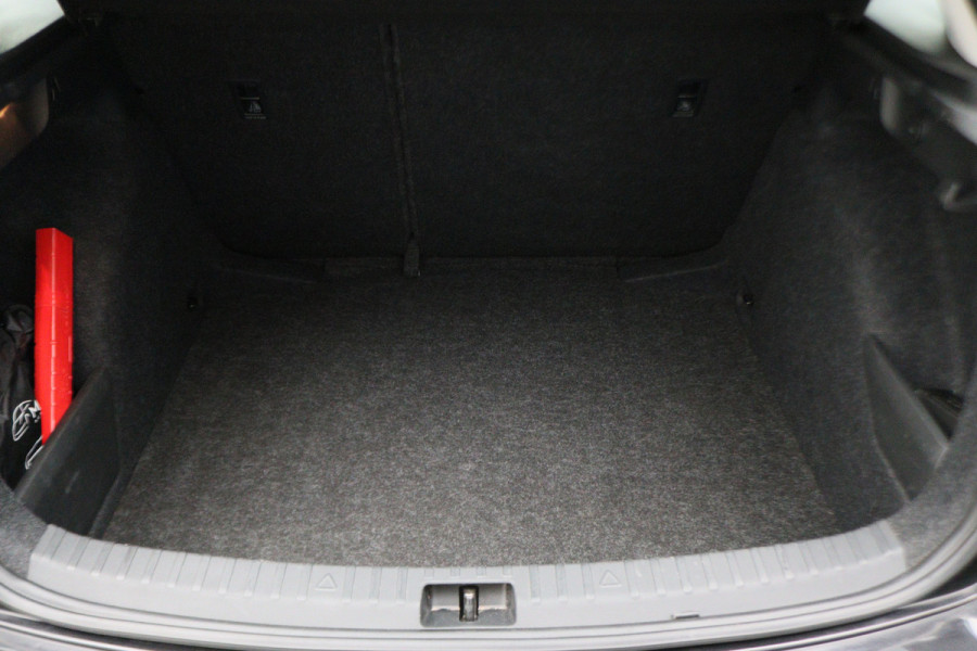 Škoda SCALA 1.0 TSI Ambition Climate, Apple Carplay, LED, Lane Assist, PDC