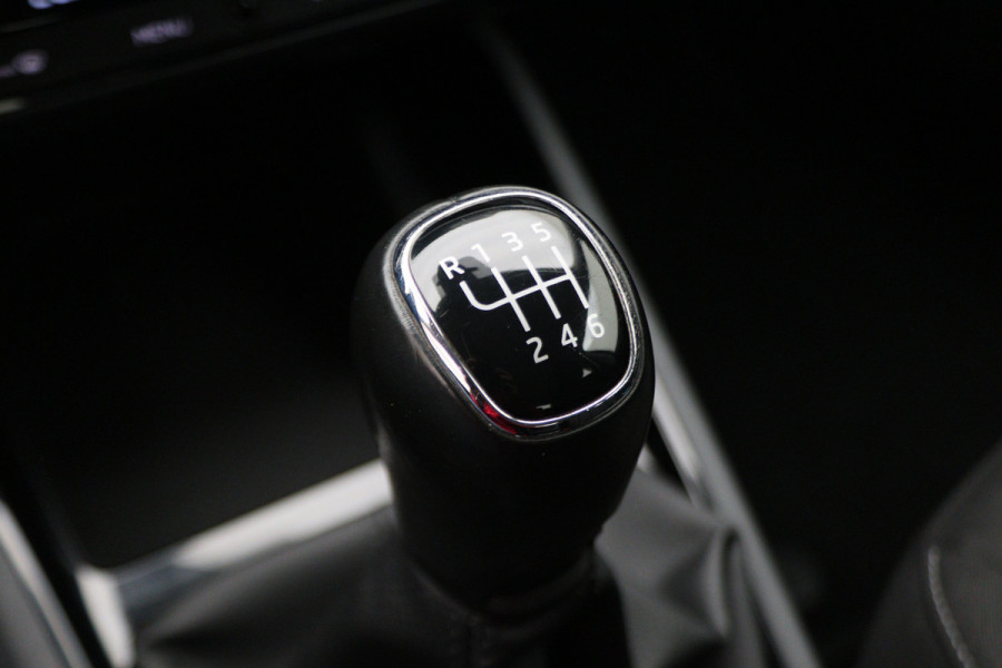 Škoda SCALA 1.0 TSI Ambition Climate, Apple Carplay, LED, Lane Assist, PDC