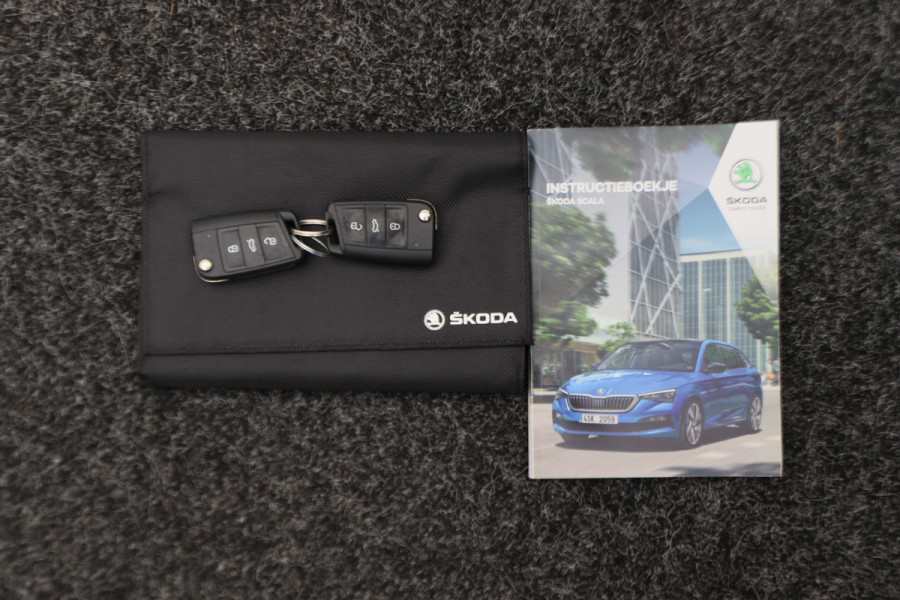 Škoda SCALA 1.0 TSI Ambition Climate, Apple Carplay, LED, Lane Assist, PDC