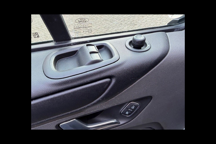 Ford Transit Custom 300 2.0 TDCI L2H1 Trend AIRCO I PDC I 3-ZITS I 1e EIGENAAR I COMPLETE ONDERHOUDSHISTORIE